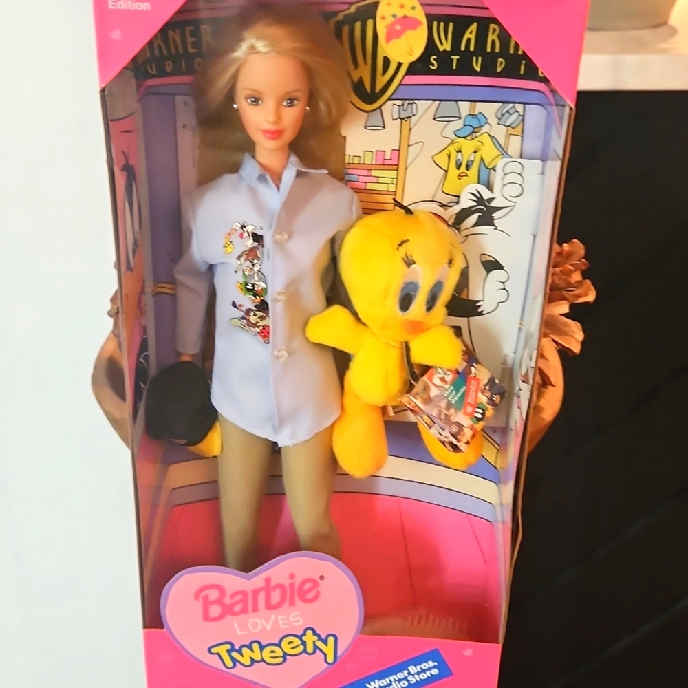 Barbie loves Tweety Warners bros so cute collectible